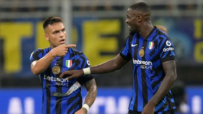 Lautaro Martinez i Marcus Thuram. FOTO: REUTERS/Daniele Mascolo