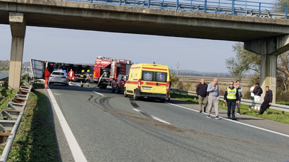 FOTO Vinkovački rukometaši heroji dana: Razbili stakla kamiona da spase unesrećenog vozača