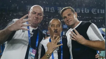 Bojan Hodak (lijevo) i pomoćnik Igor Tolić (desno)  Privatni album