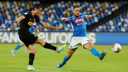 REUTERS/Ciro De Luca