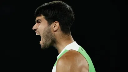 REUTERS/Tingshu Wang, Hollie Adams