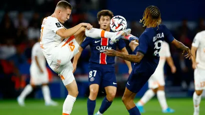 REUTERS/Christian Hartmann