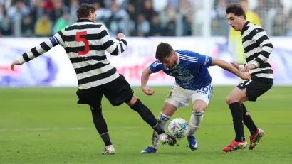 REUTERS/Ciro De Luca