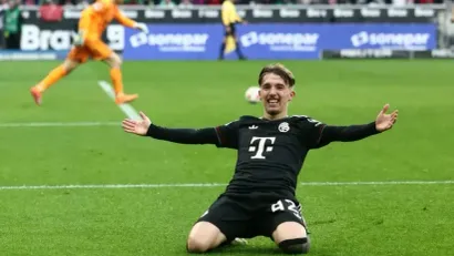 REUTERS/Leon Kuegeler