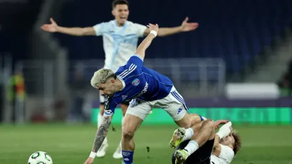 REUTERS/Christian Hartmann