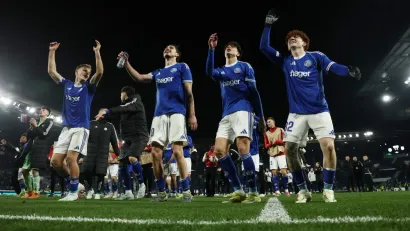 REUTERS/Christian Hartmann