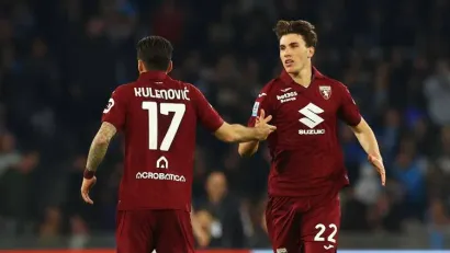 REUTERS/Ciro De Luca