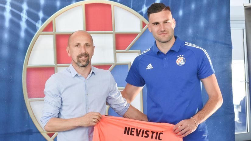 Ako ostane Livaković, Dinamo na posudbu šalje dvojicu vratara