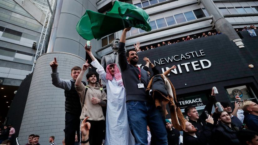 Sad je i službeno: Saudijci preuzeli Newcastle, navijači slave na ulicama grada (VIDEO)