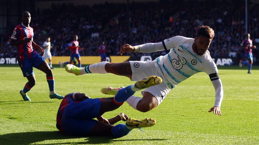 Chelsea do pobjede u 90., Trossard hat-trickom rastužio Anfield, Duje debitirao za Svece (VIDEO)