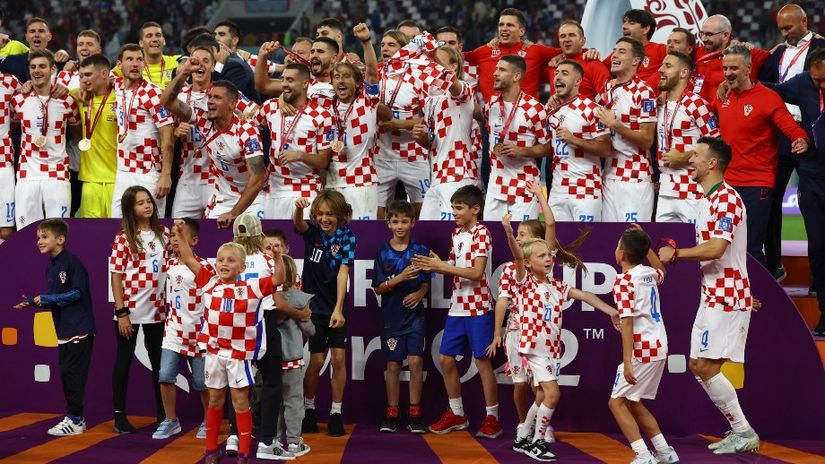 FOTOGALERIJA Bronca za sva vremena: Hrvatski igrači s djecom proslavili treću medalju na SP-ima!
