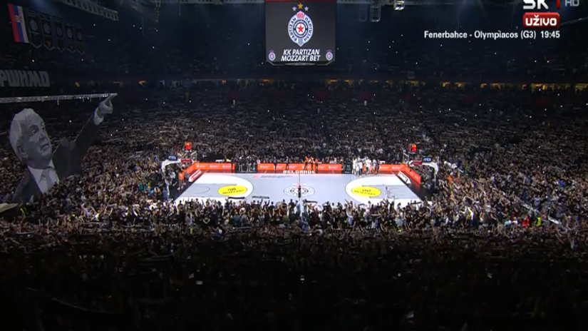 VIDEO Uzavrela atmosfera u Beogradu, Hezonju dočekali zvižduci, a Partizan vodi na poluvremenu