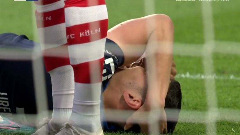VIDEO Hrvatski reprezentativac zaradio ozljedu glave, već u 12. minuti morao napustiti teren