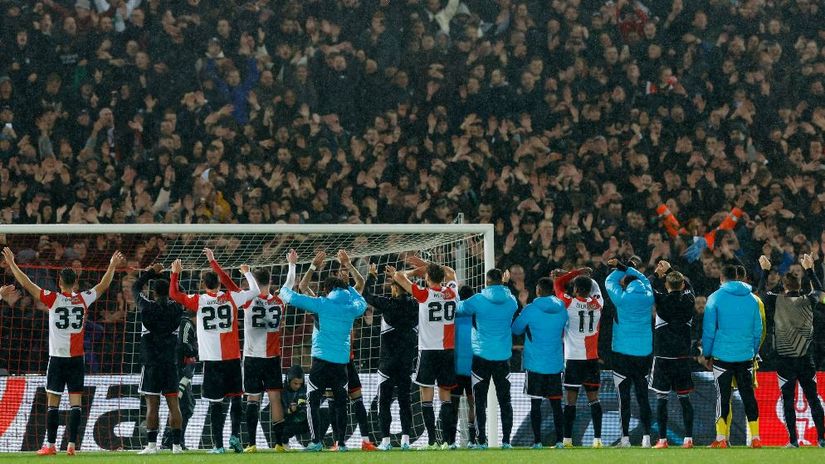 VIDEO/FOTO Feyenoord osvojio naslov prvaka, utakmicu Ajaxa i Groningena prekinuli huligani!