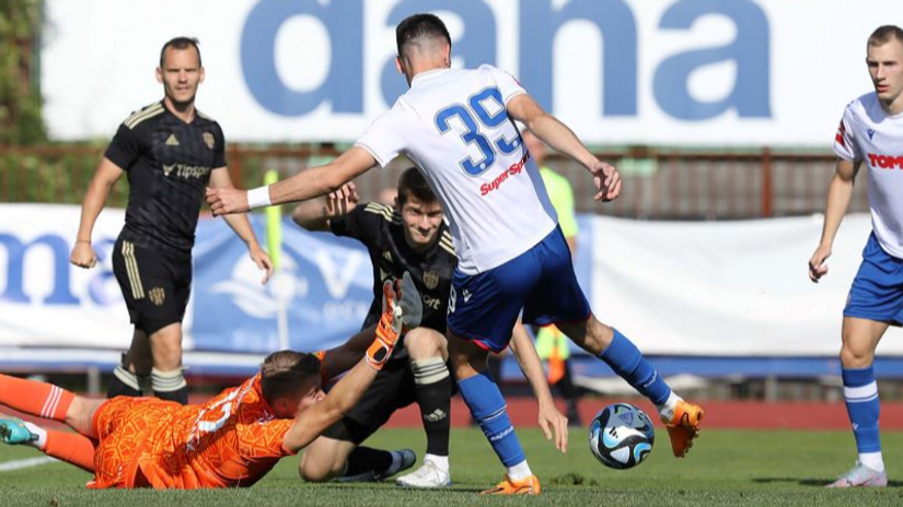 Hajduk ne može bez pošteđenog Livaje, Bijeli odigrali 1-1 sa Slovacima
