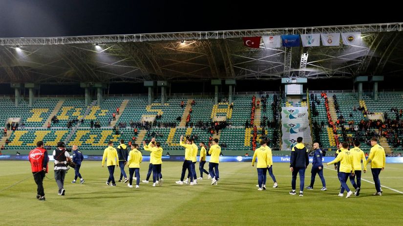 VIDEO Novi skandal u Turskoj: Fenerbahçe nastupio s juniorima, pa napustio teren nakon primljenog pogotka u 1. minuti Superkupa