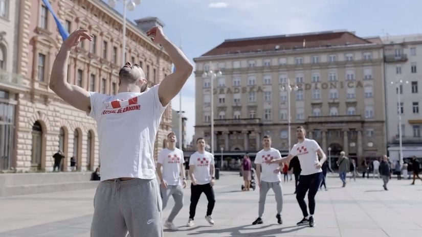 VIDEO Dinamovi reprezentativci zaigrali na Trgu Bana Jelačića i poručili: "Budi i ti dio ove priče"