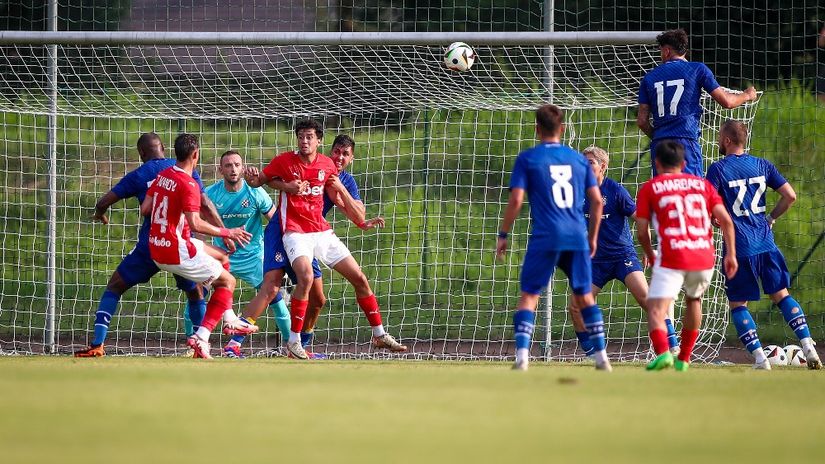 Rapsodija u nastavku: Kulenovićev eurogol, odlični Rog i lepršavi klinci 'natrpali' Bugare!