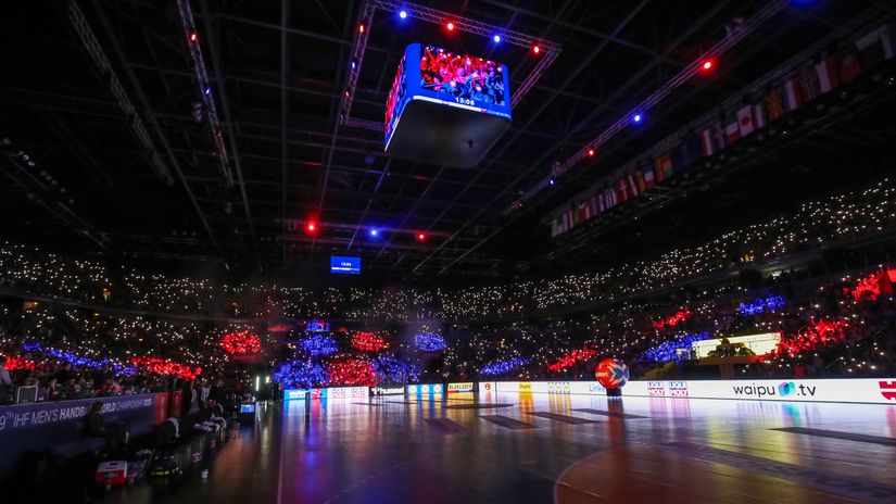 FOTO Hrvati s velikom podrškom traže četvrtfinale: Finiš poluvremena donio 'gužvu' među igračima