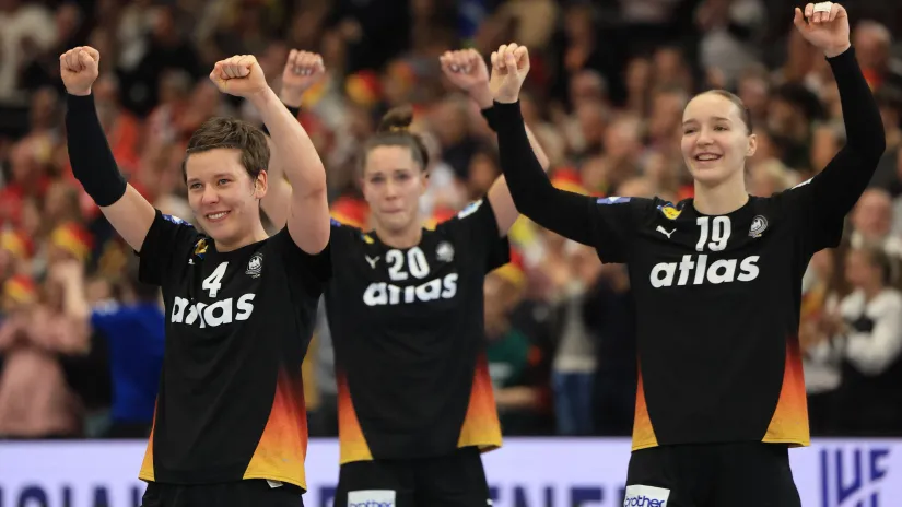 REUTERS/Leon Kuegeler