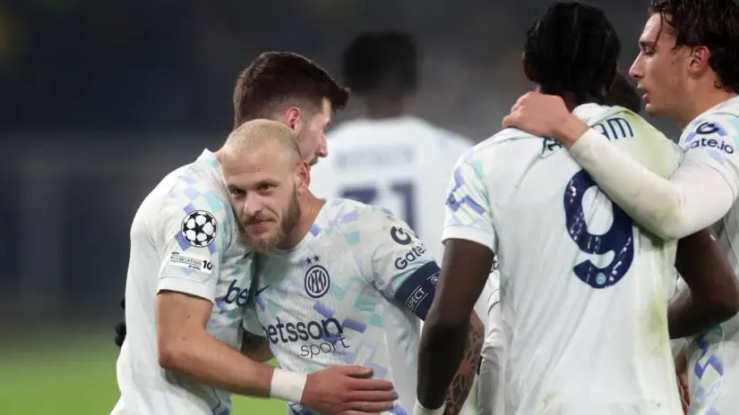 REUTERS/Leon Kuegeler