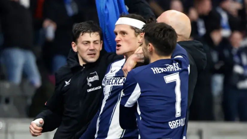 REUTERS/Axel Schmidt