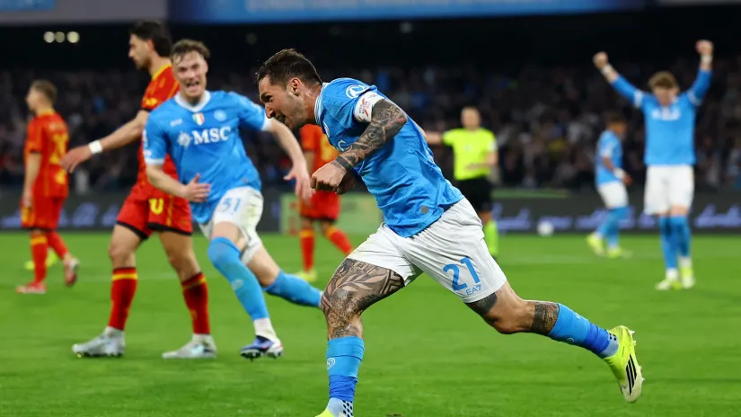 REUTERS/Ciro De Luca