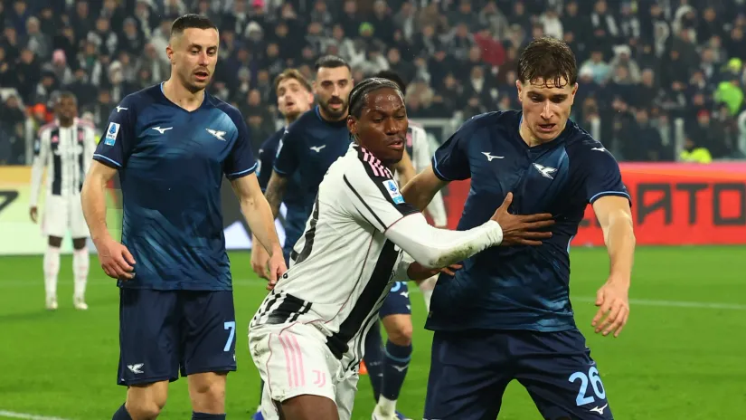  REUTERS/Ciro De Luca