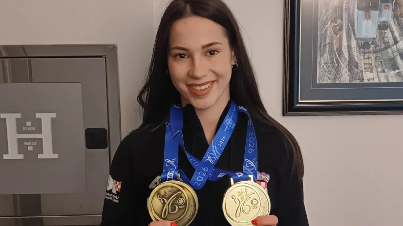 Ema Sgardelli i hrvatska karate reprezentacija Foto: HKS