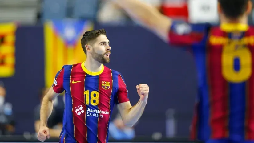 U nedjeljnom finalu ovosezonske rukometne Lige prvaka, na Final Fouru u Koelnu, igrat će Fuechse Berlin i Barcelona, rekorder po broju trofeja u ovom natjecanju. Sastav iz Berlina je pobijedio Magdeburg 40-35 (19-17) u polufinalu, dok je Barcelona nakon produžetka svladala danski Aalborg s 37-32 (15-11, 28-28). Polufinale Fuechse Berlina i Magdeburga bila je repriza prošlosezonskog finala, ali ovaj put s drugačijim krajem. Prošle sezone je Magdeburg osvojio naslov prvaka, dok je klub iz Berlina po prvi pu