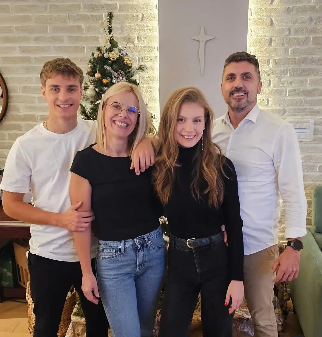 S mamom Helenom, sestrom Petrom i tatom Tomislavom. Foto: Privatna arhiva