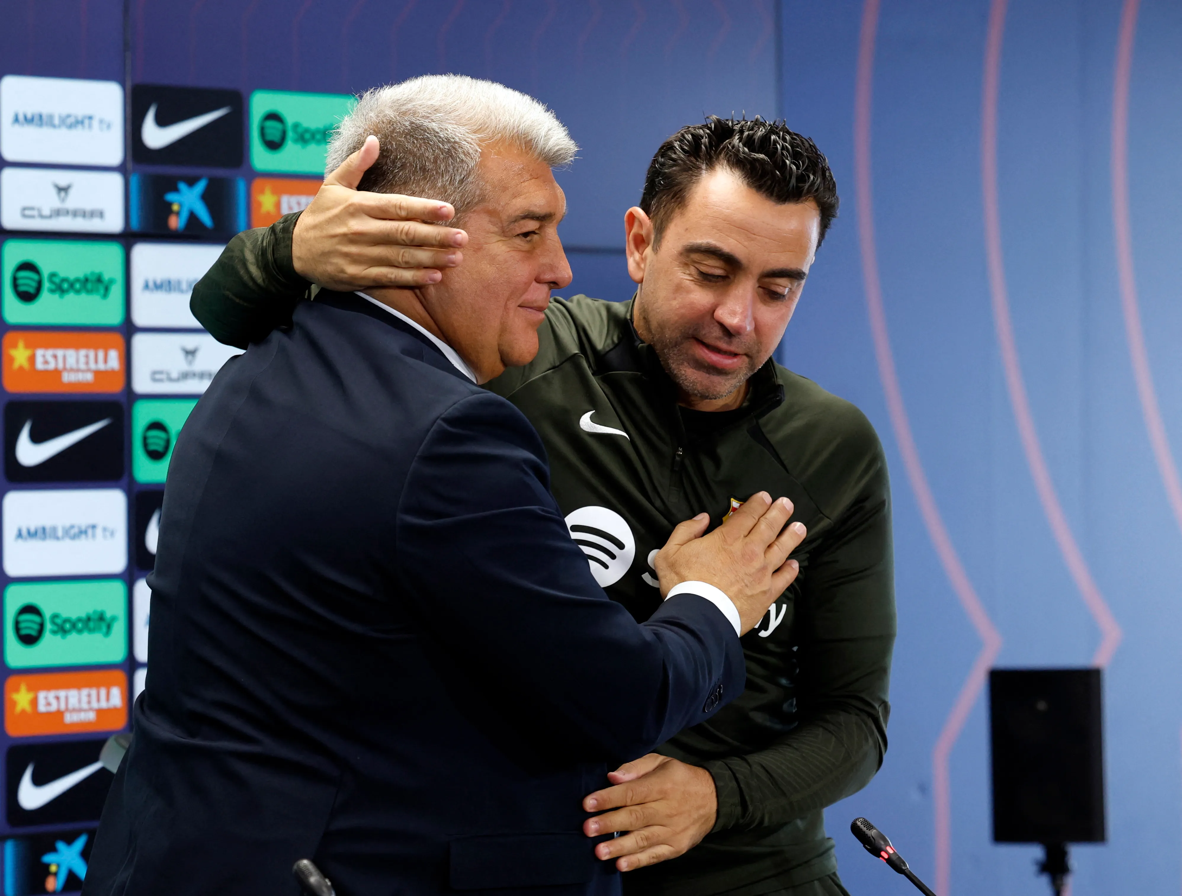 Laporta i Xavi. Foto: REUTERS/Albert Gea