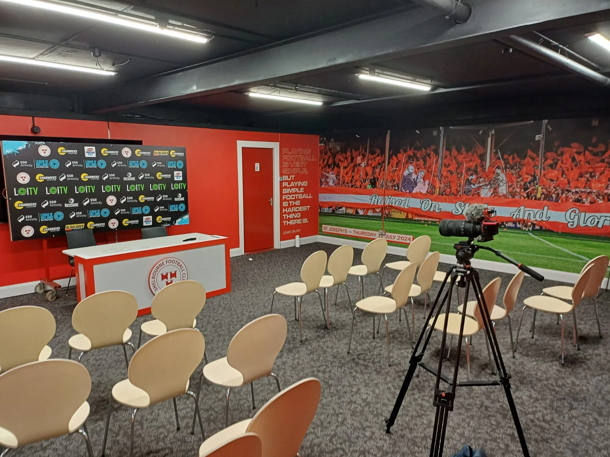Press soba svega nekoliko minuta prije početka konferencije za medije trenera Rijeke. Foto: Germanijak