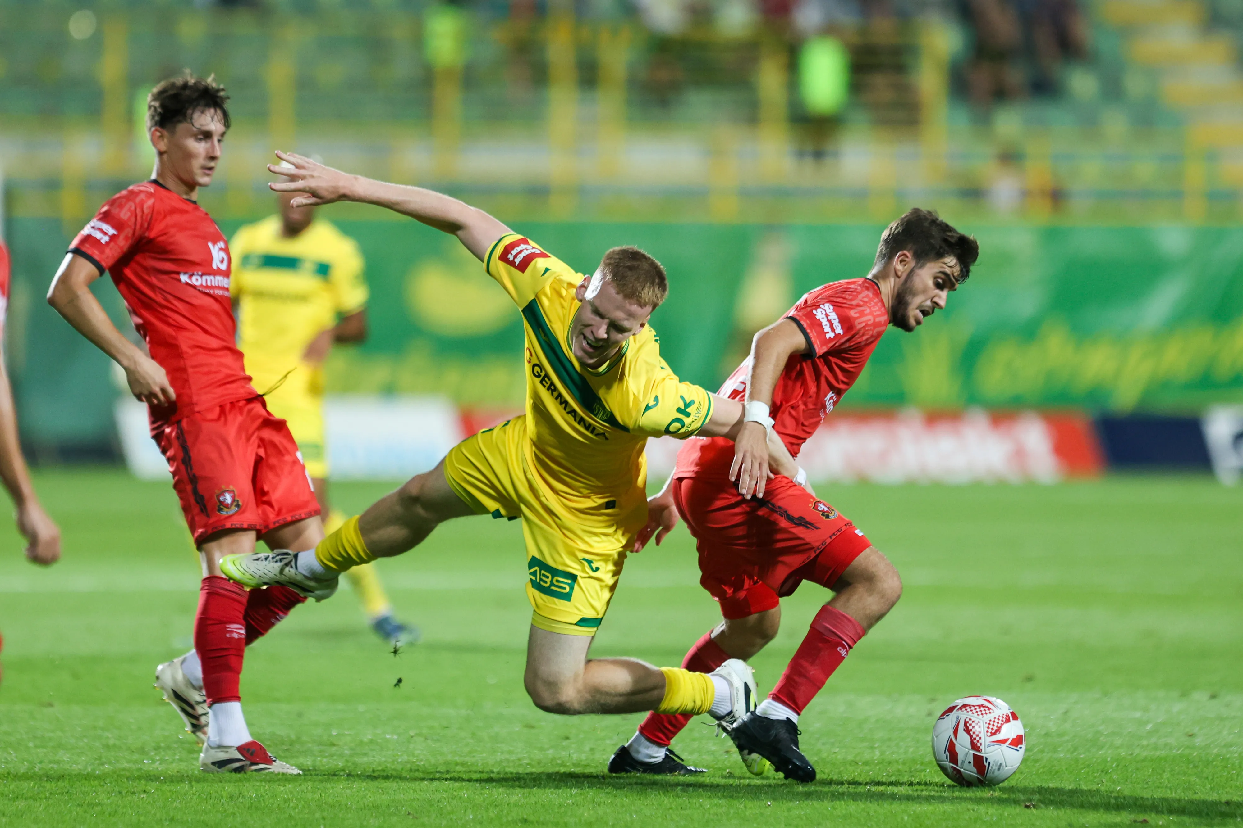 U duelu s Tronteljom i Pozom. Foto: Srecko Niketic/PIXSELL