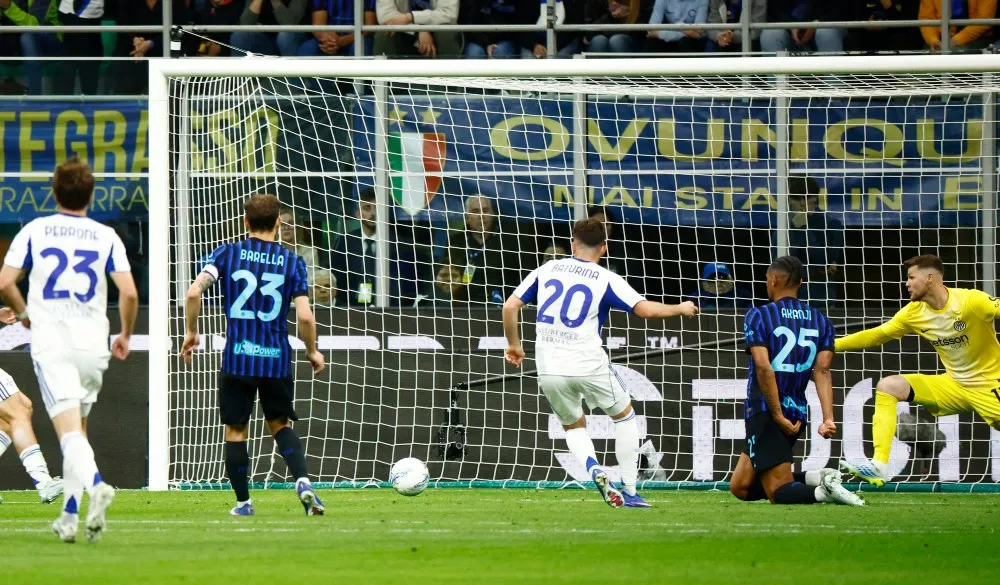 Baturina zabija za 0-1: REUTERS/Alessandro Garofalo