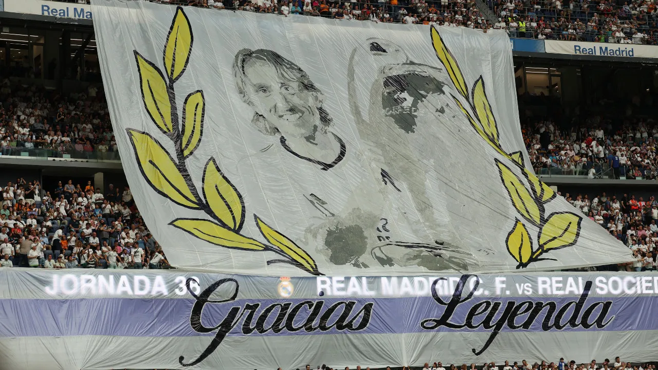 Velika koreografija na tribinama stadiona Santiago Bernabeu