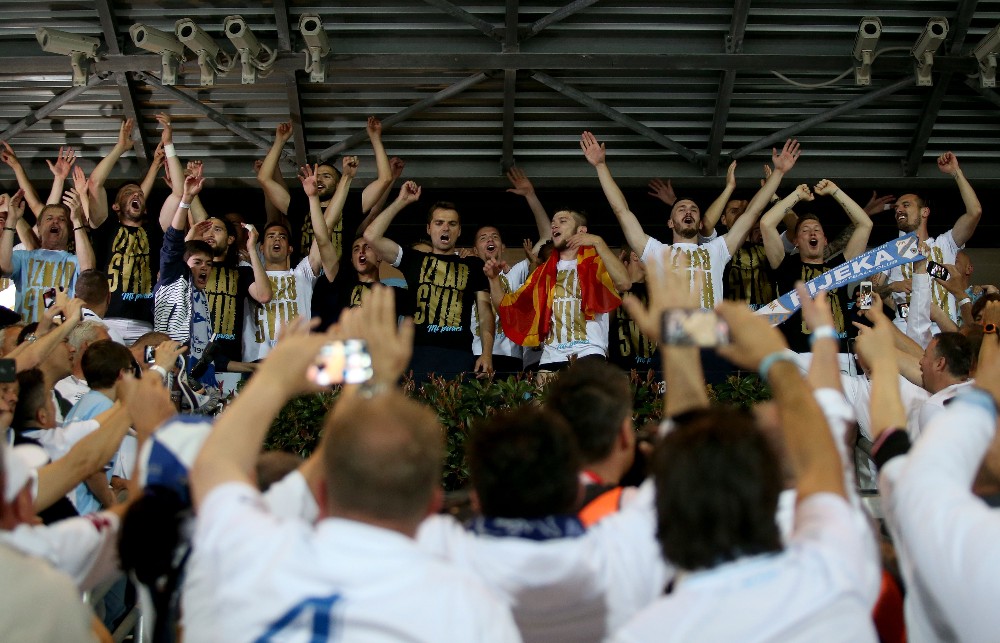 Slavlje osvajanja naslova prvaka nakon pobjede na Cibalijom 4:0. Foto: Igor Kralj/PIXSELL  