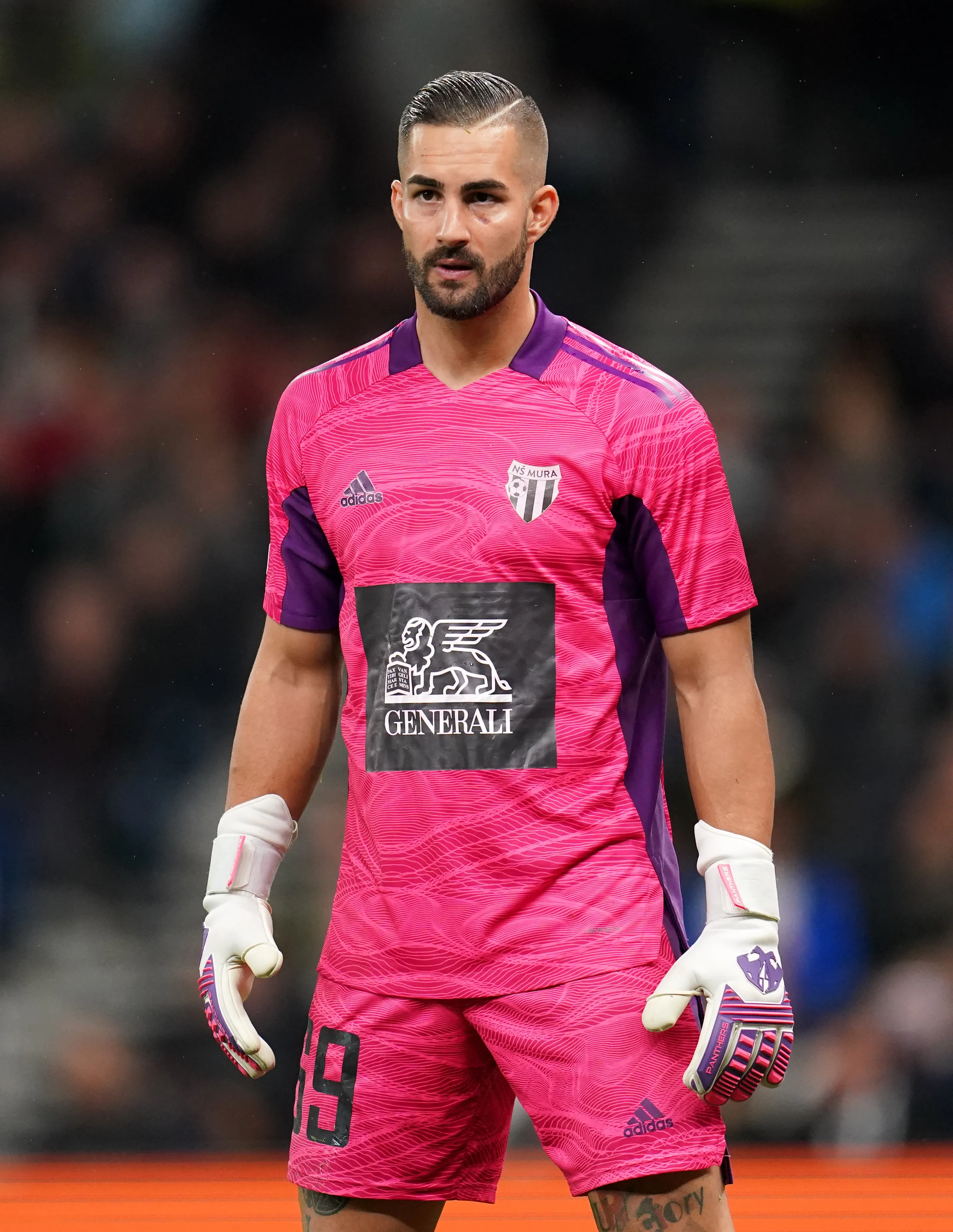 Matko Obradović dok je branio boje Mure, utakmica protiv Tottenhama u Londonu. Foto:  PA Images/PIXSELL 
